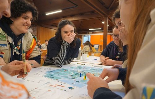 Leiding speelt een bordspel